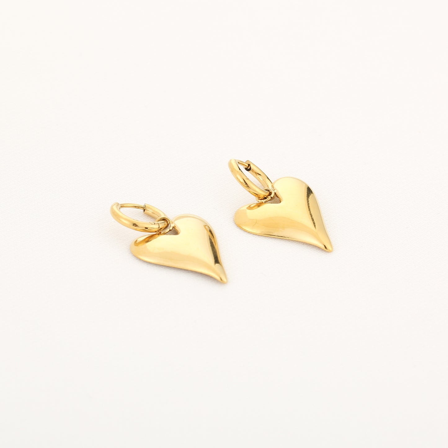 LOD of Love Gouden Hoepeloorbellen met Elegante Hartbedel
